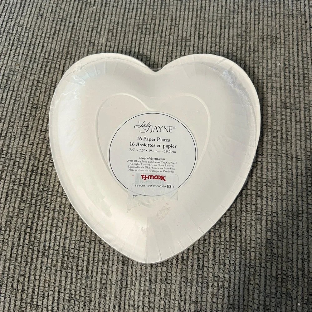 Heart-Shaped Plates and Napkin Set with Colorful conversation Hearts NEW